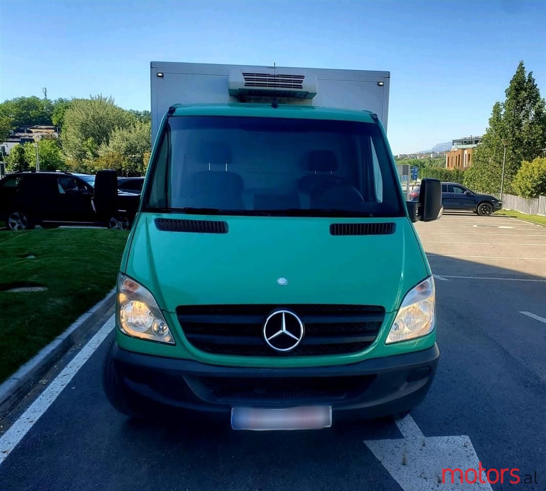 2012' Mercedes-Benz V 200 photo #3