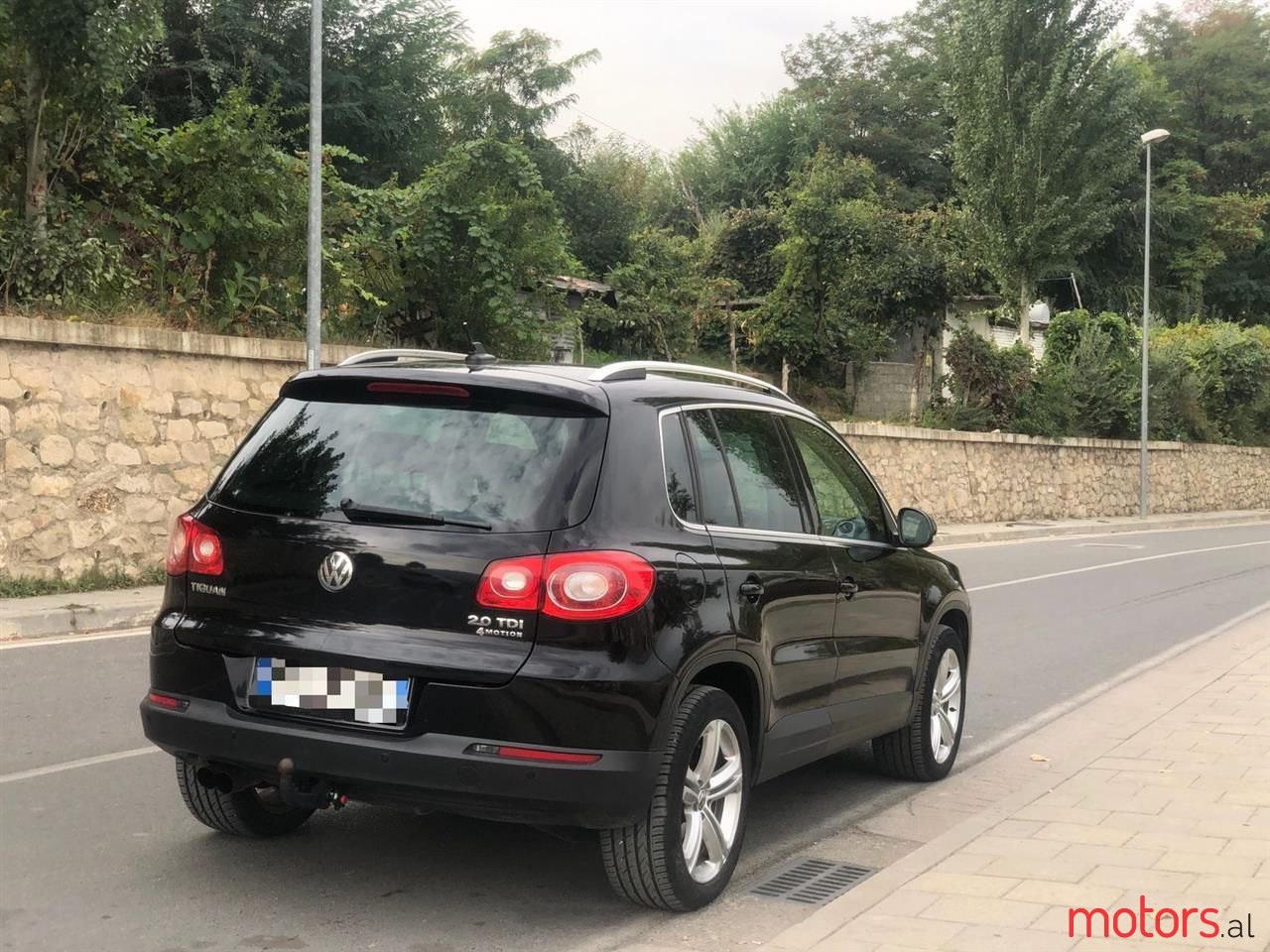 2010' Volkswagen Tiguan photo #3