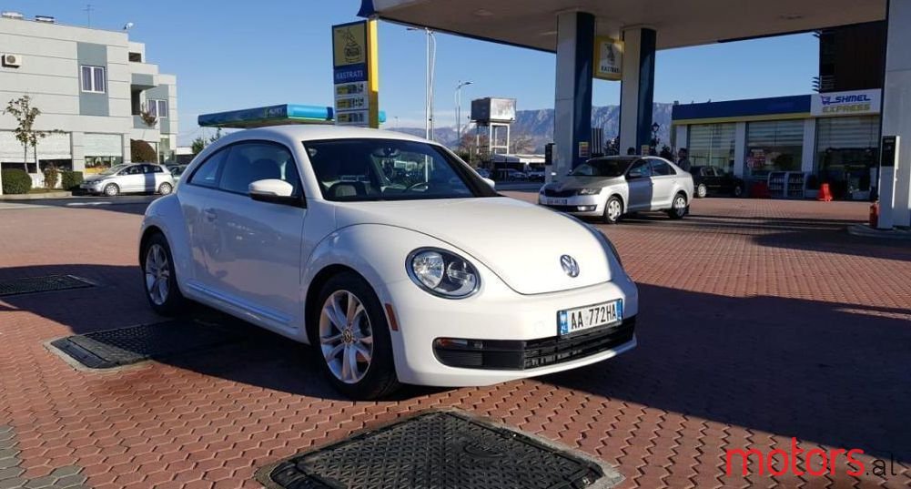 2012' Volkswagen Beetle photo #1