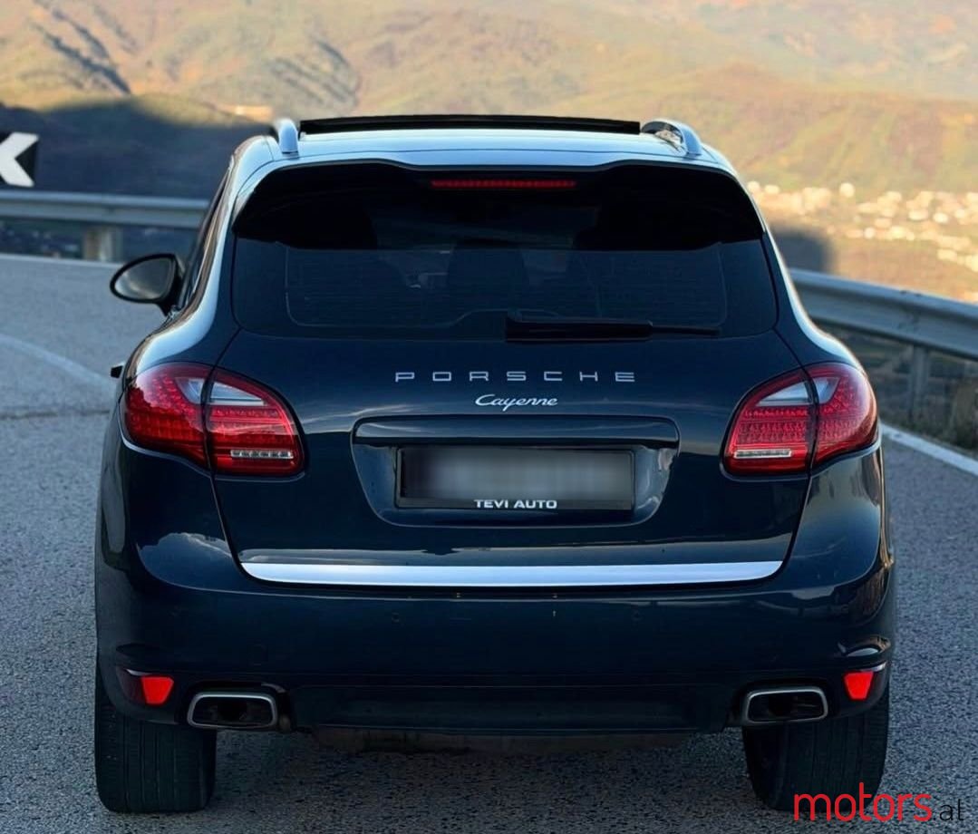 2014' Porsche Cayenne photo #5