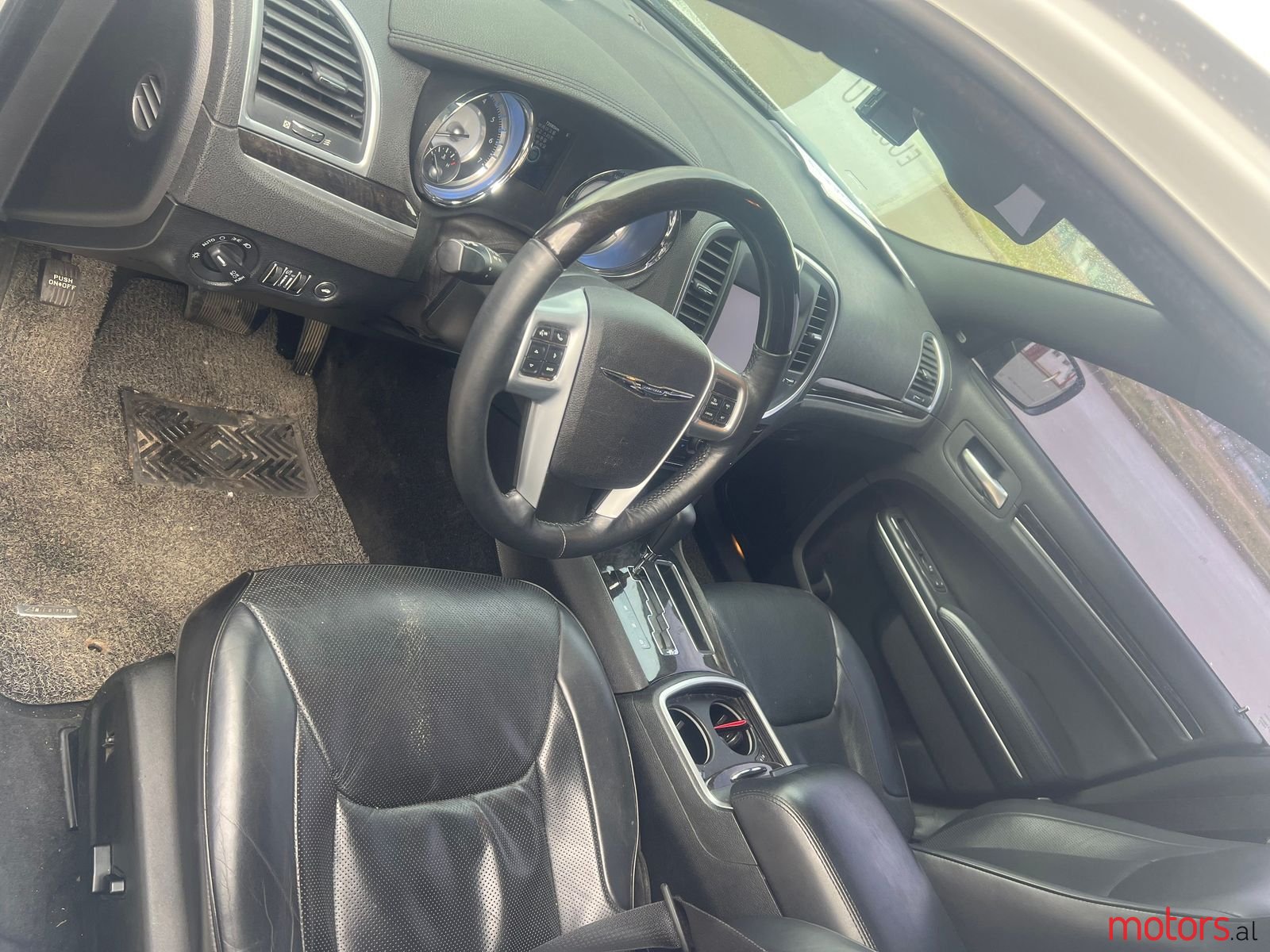 2014' Chrysler 300C photo #4