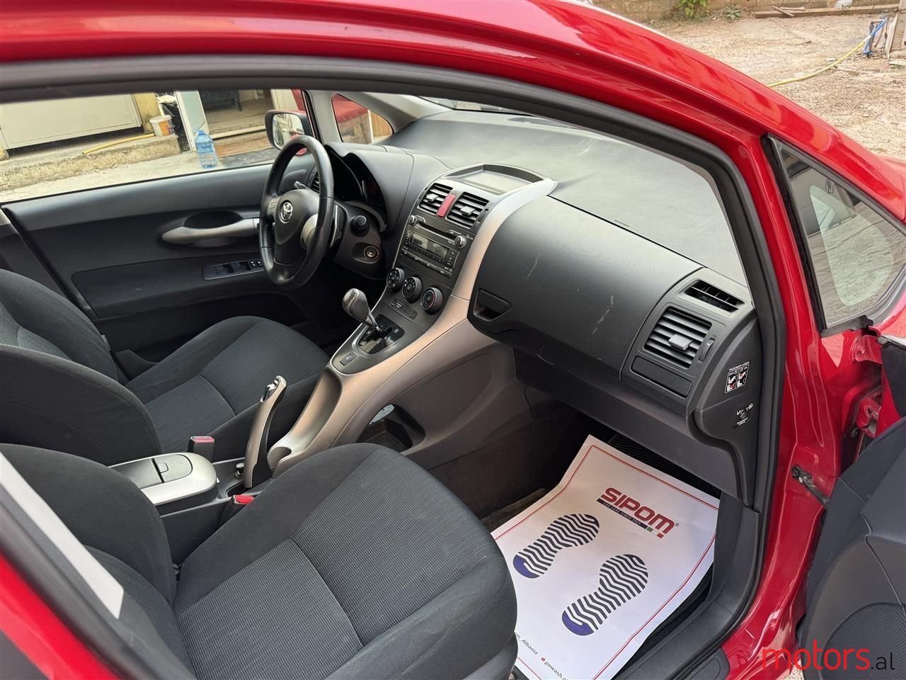 2008' Toyota Auris photo #5