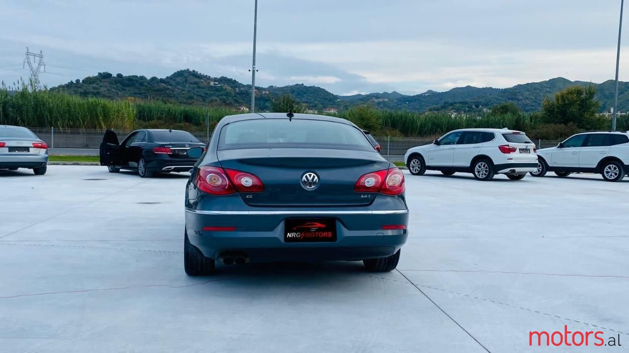 2011' Volkswagen photo #5