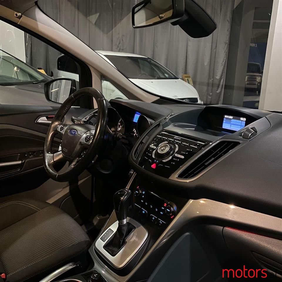 2012' Ford C-MAX photo #2