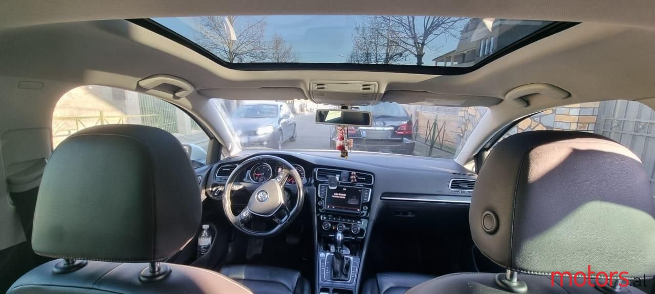 2013' Volkswagen Golf photo #6