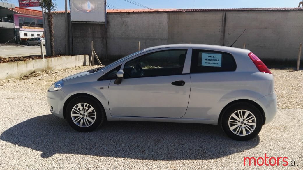 2013' Fiat Punto photo #2