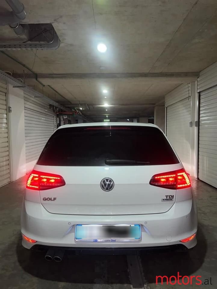 2016' Volkswagen Golf photo #2