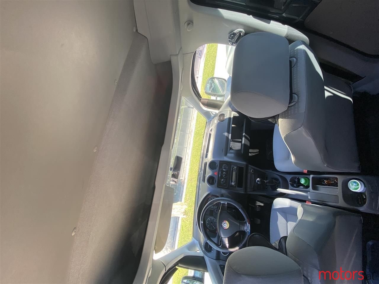 2010' Volkswagen Caddy photo #5