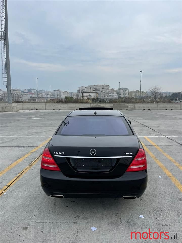 2011' Mercedes-Benz S 550 photo #6