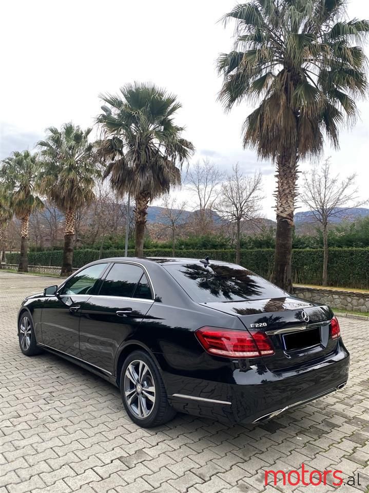 2015' Mercedes-Benz E 220 photo #2