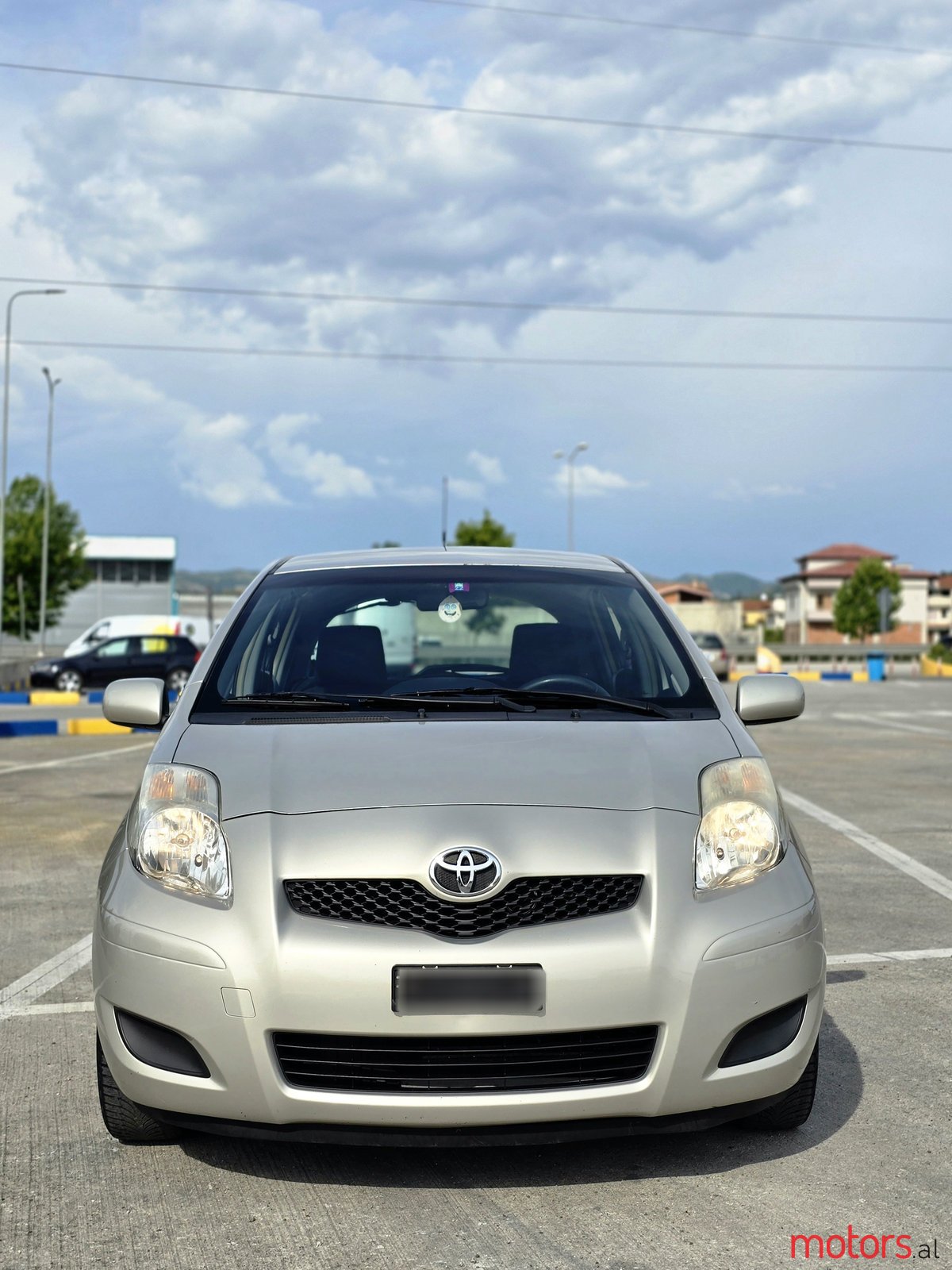 2011' Toyota Yaris photo #1