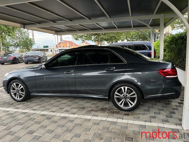 2014' Mercedes-Benz E 220 photo #3