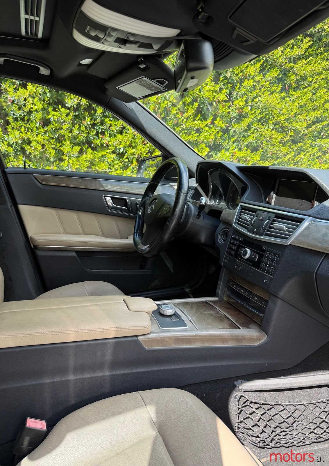 2010' Mercedes-Benz 350 photo #4