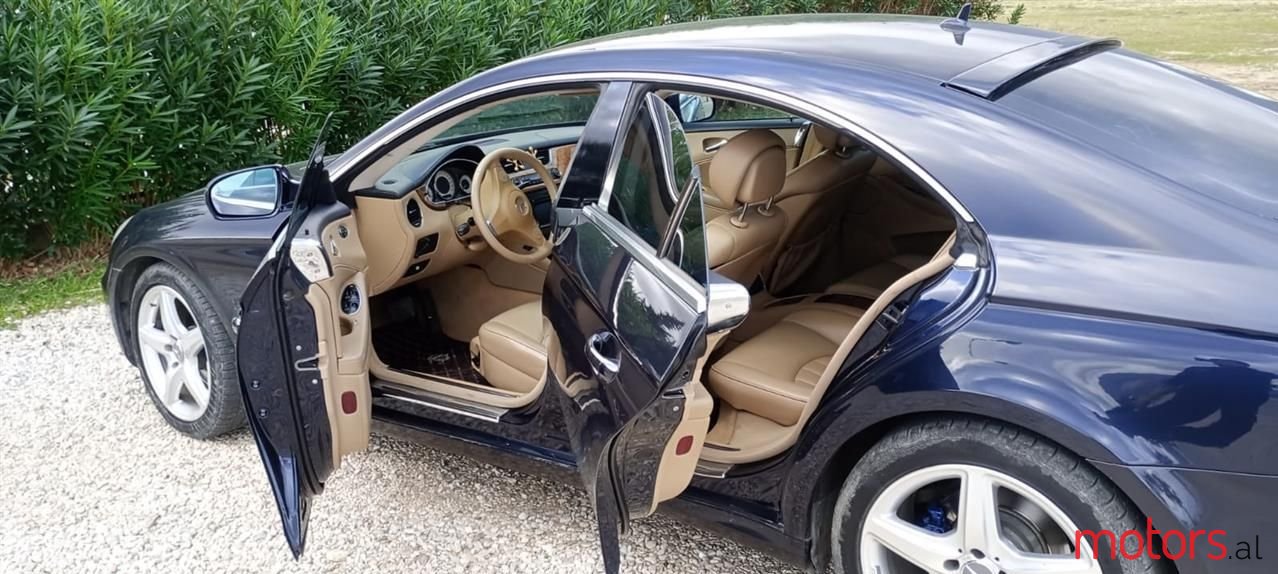 2008' Mercedes-Benz 320 photo #1