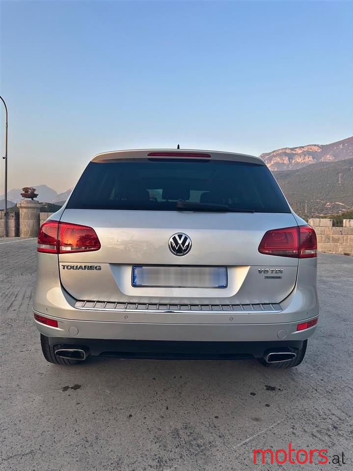 2013' Volkswagen Touareg photo #6