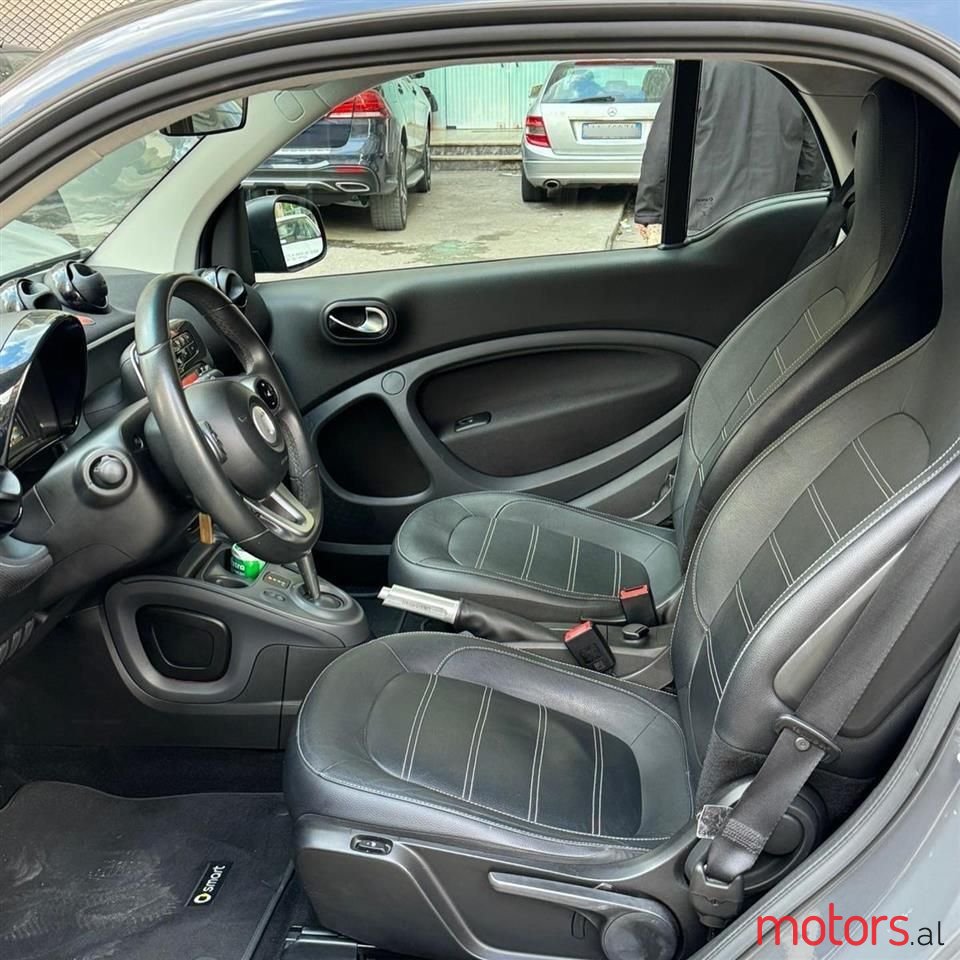 2017' Smart Fortwo photo #5