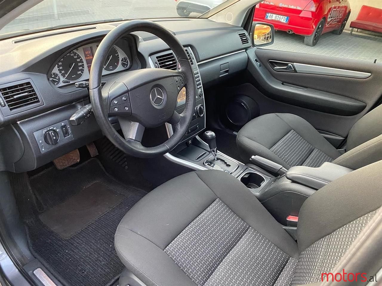 2010' Mercedes-Benz B 180 photo #6