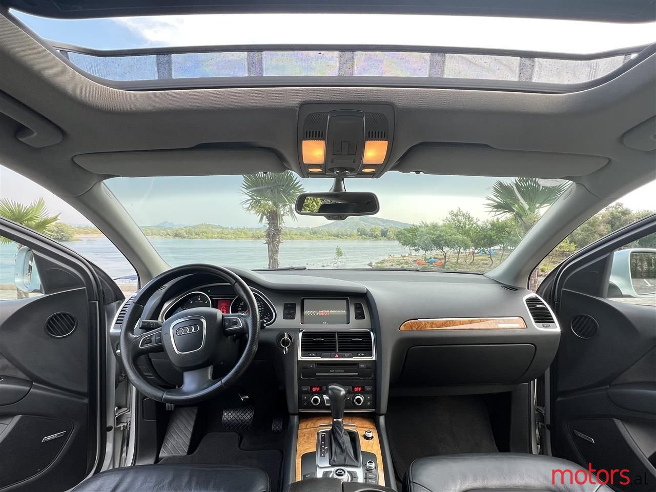 2011' Audi Q7 photo #2