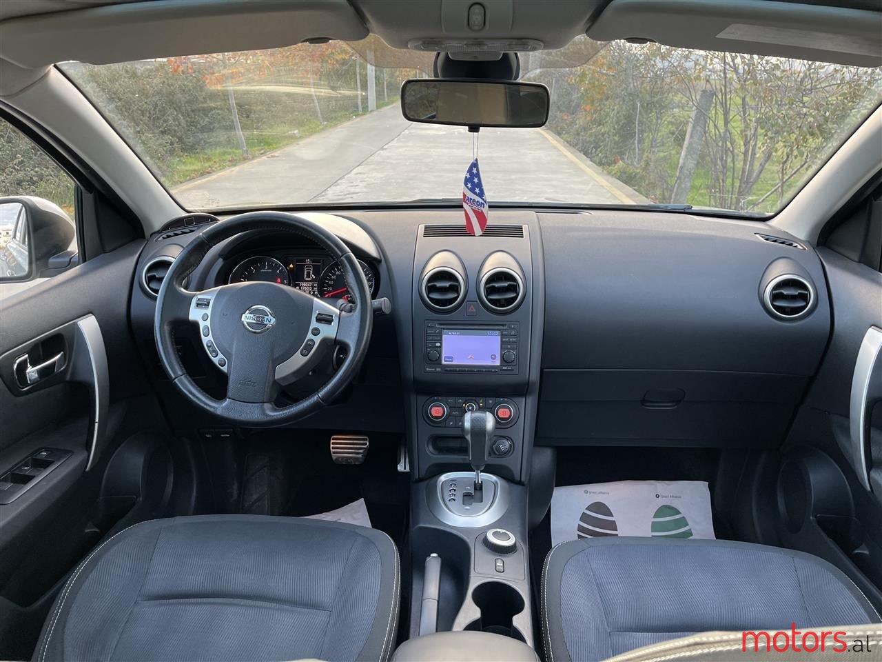 2011' Nissan Qashqai photo #2