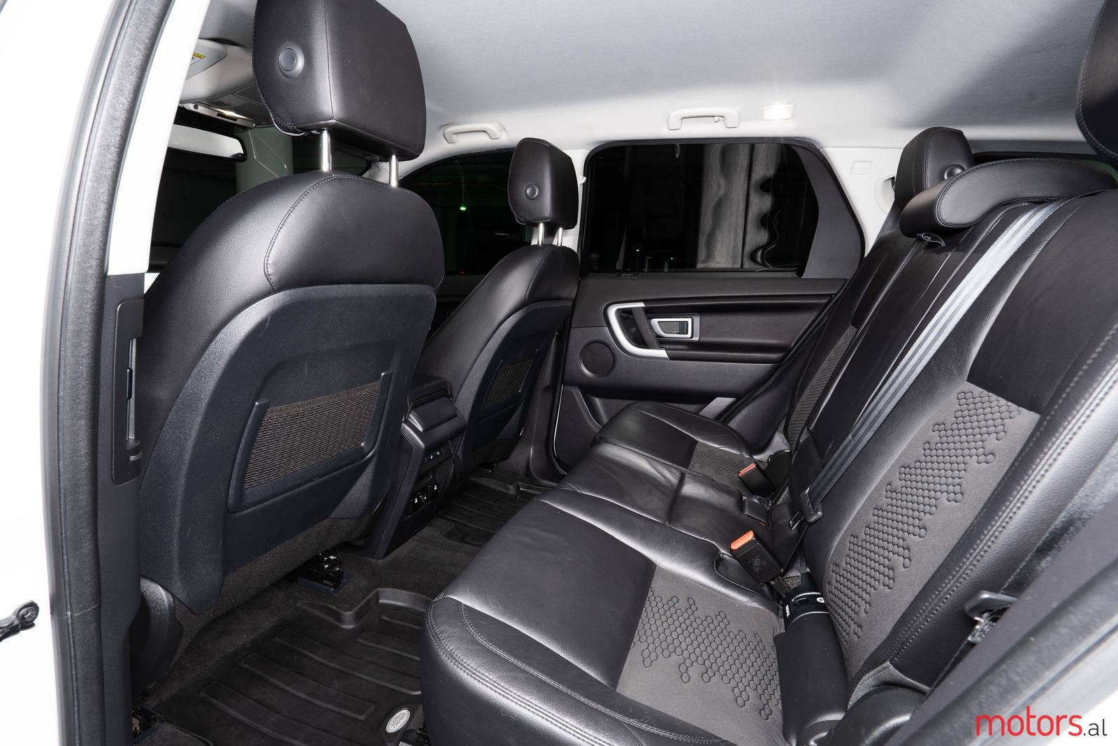 2017' Land Rover Discovery Sport photo #6