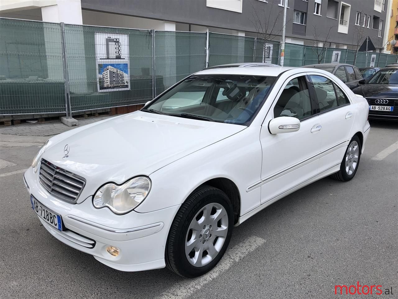 2006' Mercedes-Benz 300 photo #1