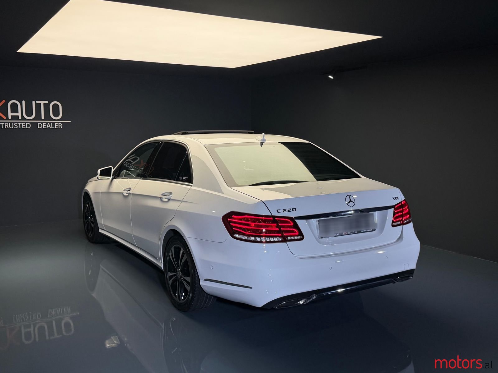 2015' Mercedes-Benz E 220 photo #6