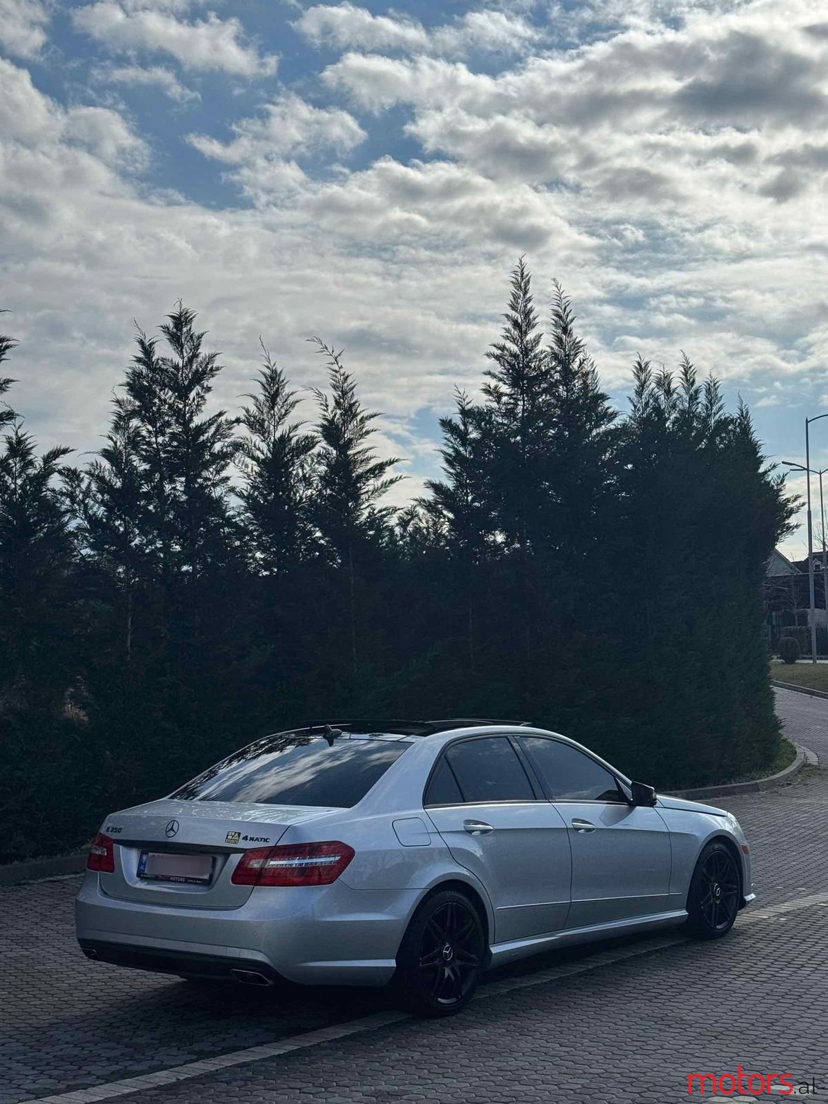 2011' Mercedes-Benz E 350 photo #4