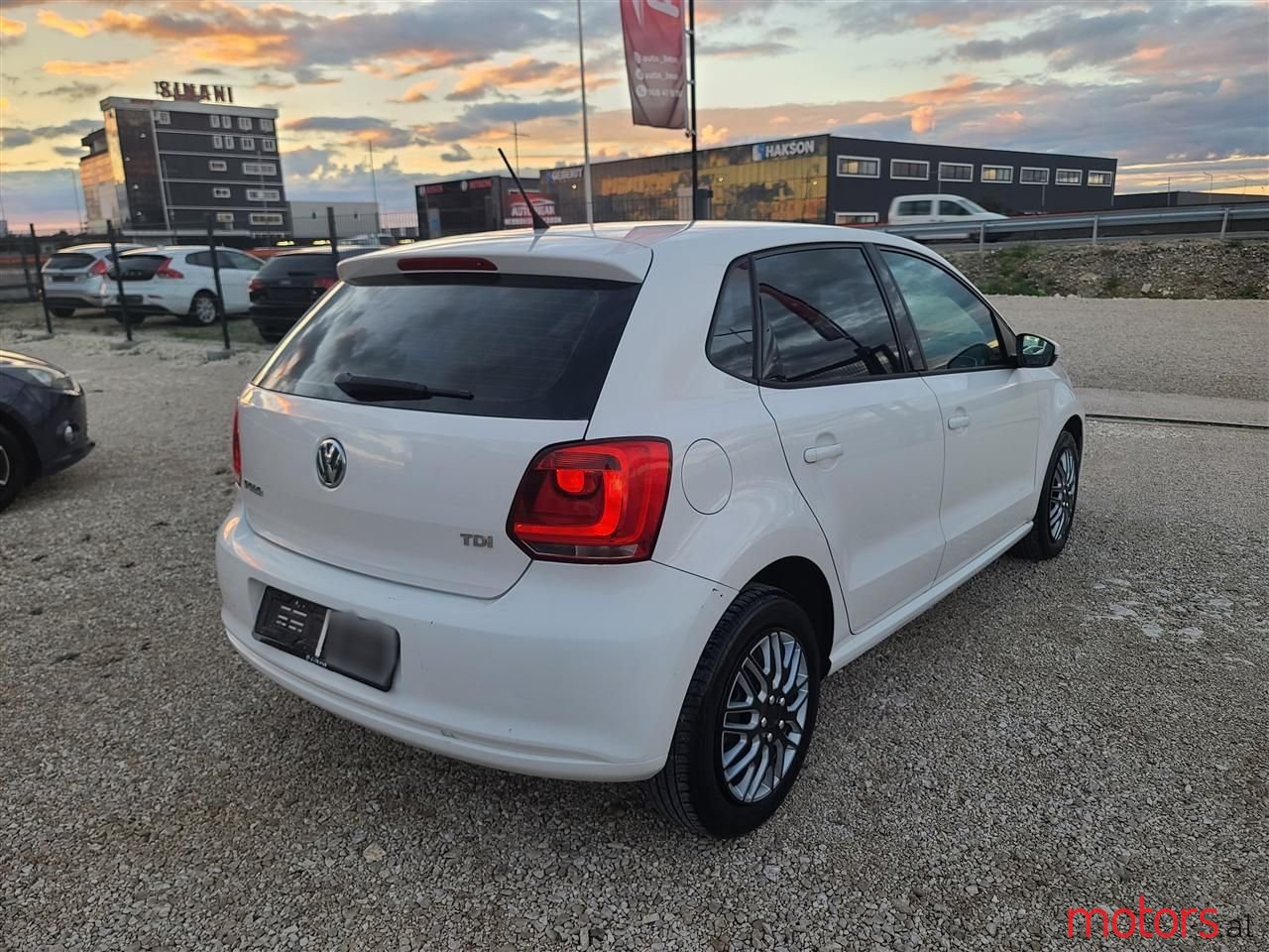 2014' Volkswagen Polo photo #1