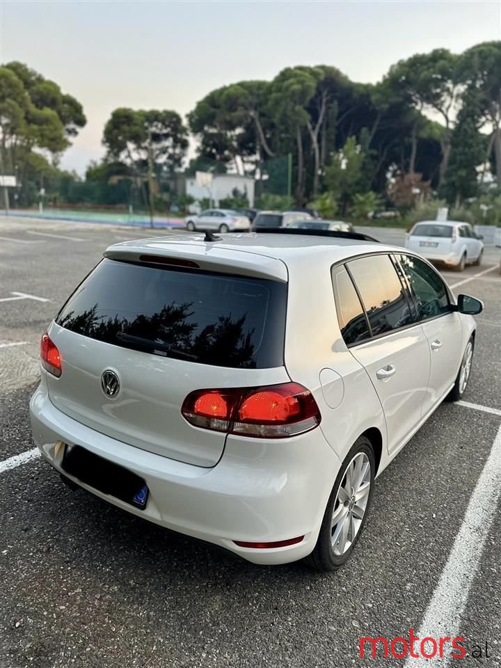 2010' Volkswagen Golf photo #4