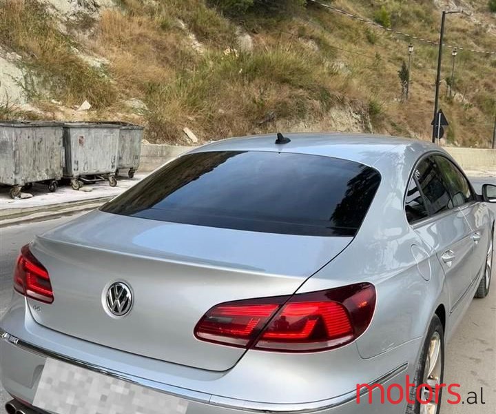 2013' Volkswagen Passat photo #2