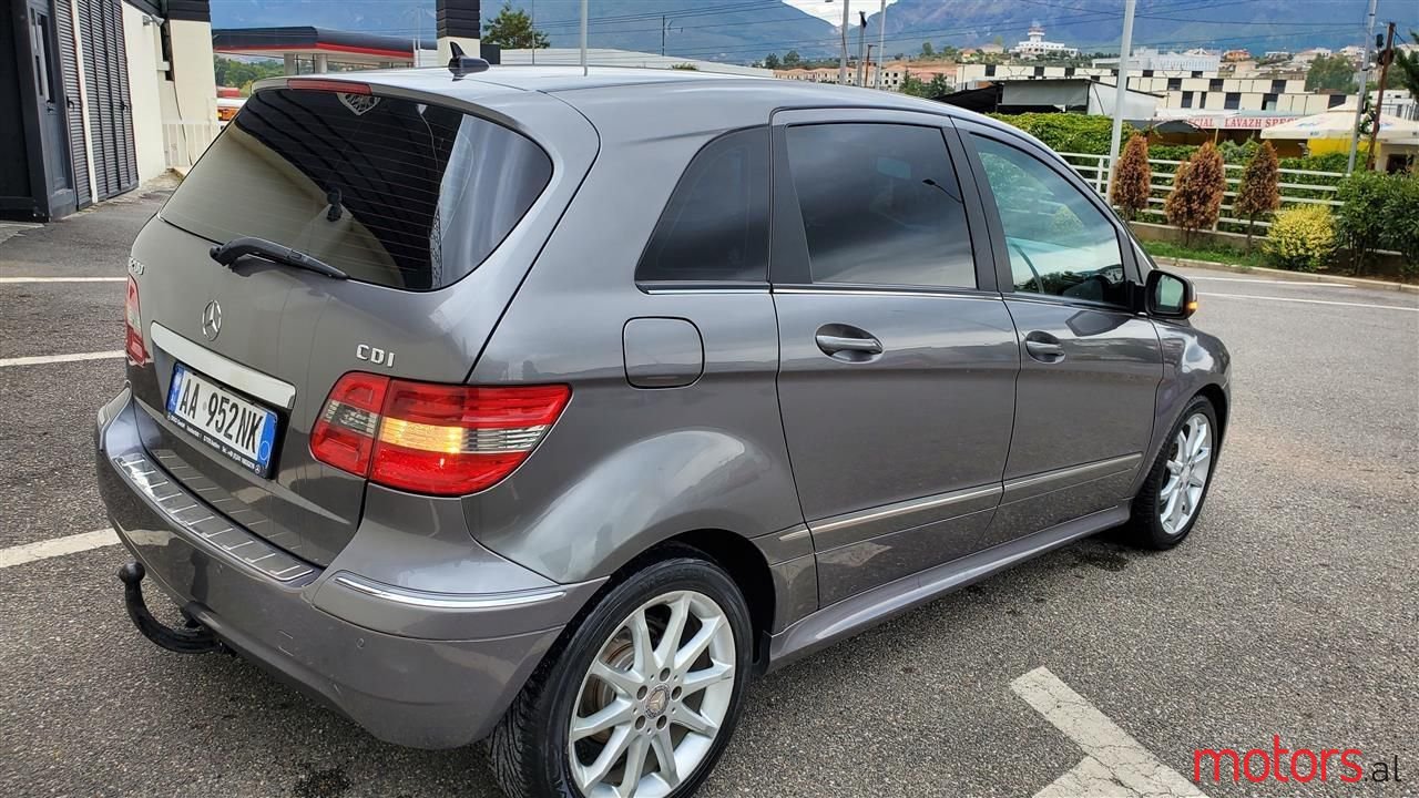 2011' Mercedes-Benz B 200 photo #3