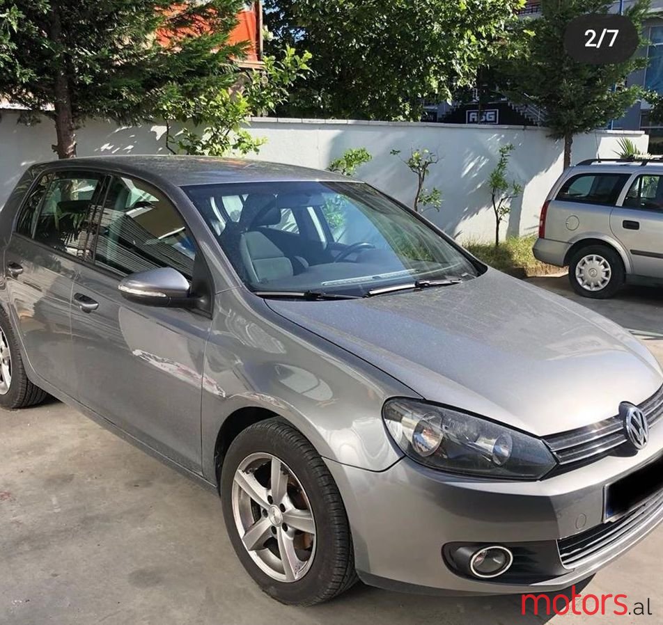 2010' Volkswagen Golf photo #1