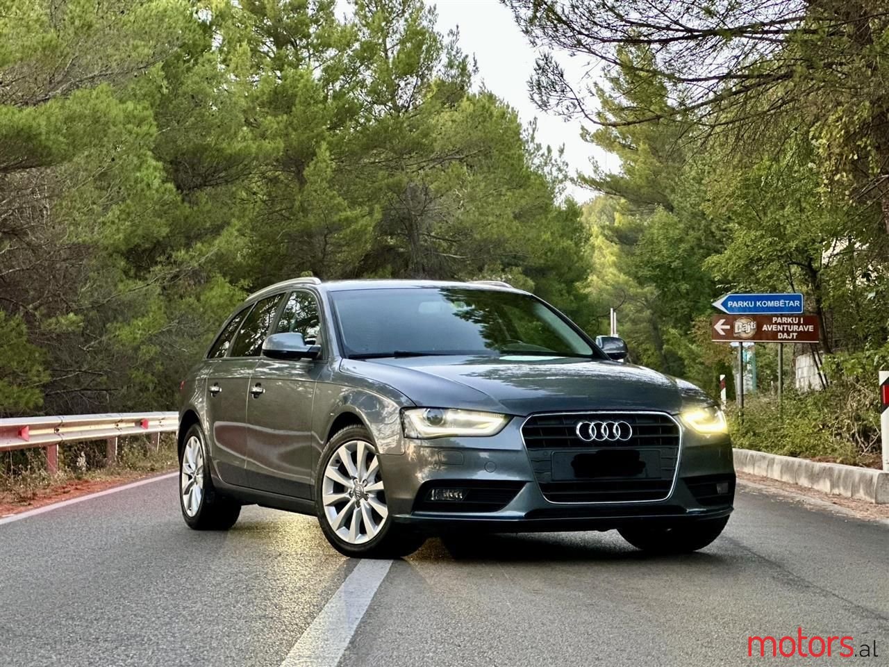 2012' Audi A4 photo #1