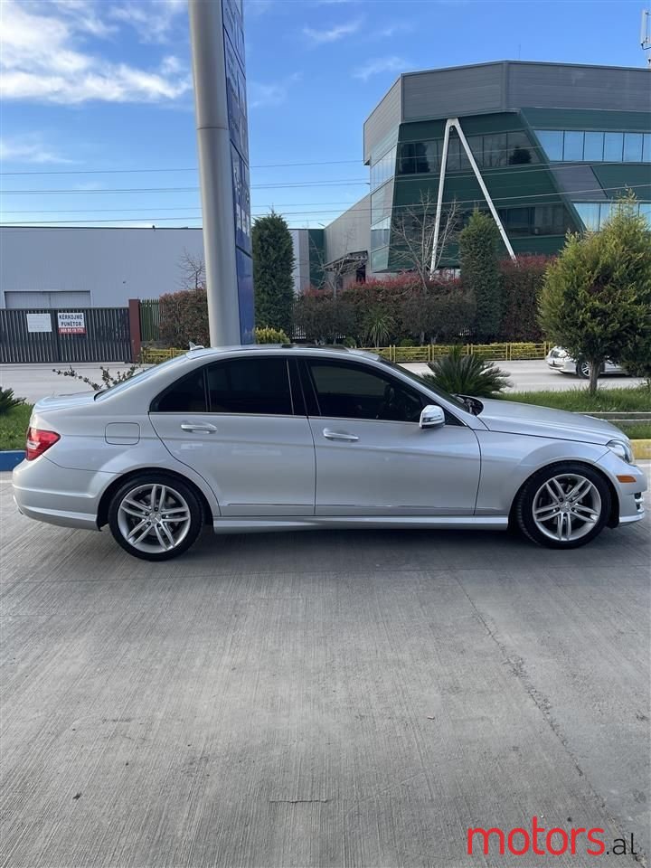 2012' Mercedes-Benz C 300 photo #3