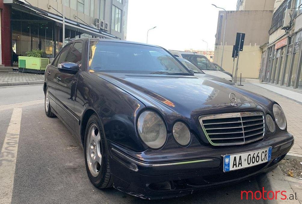 2000' Mercedes-Benz E 320 photo #1