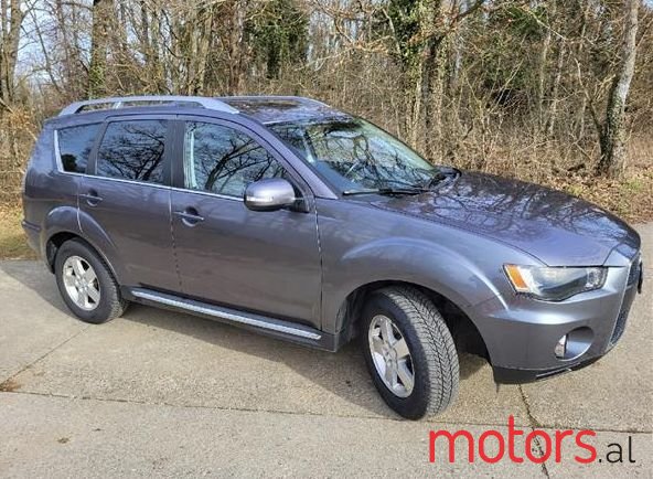 2012' Mitsubishi Outlander photo #4