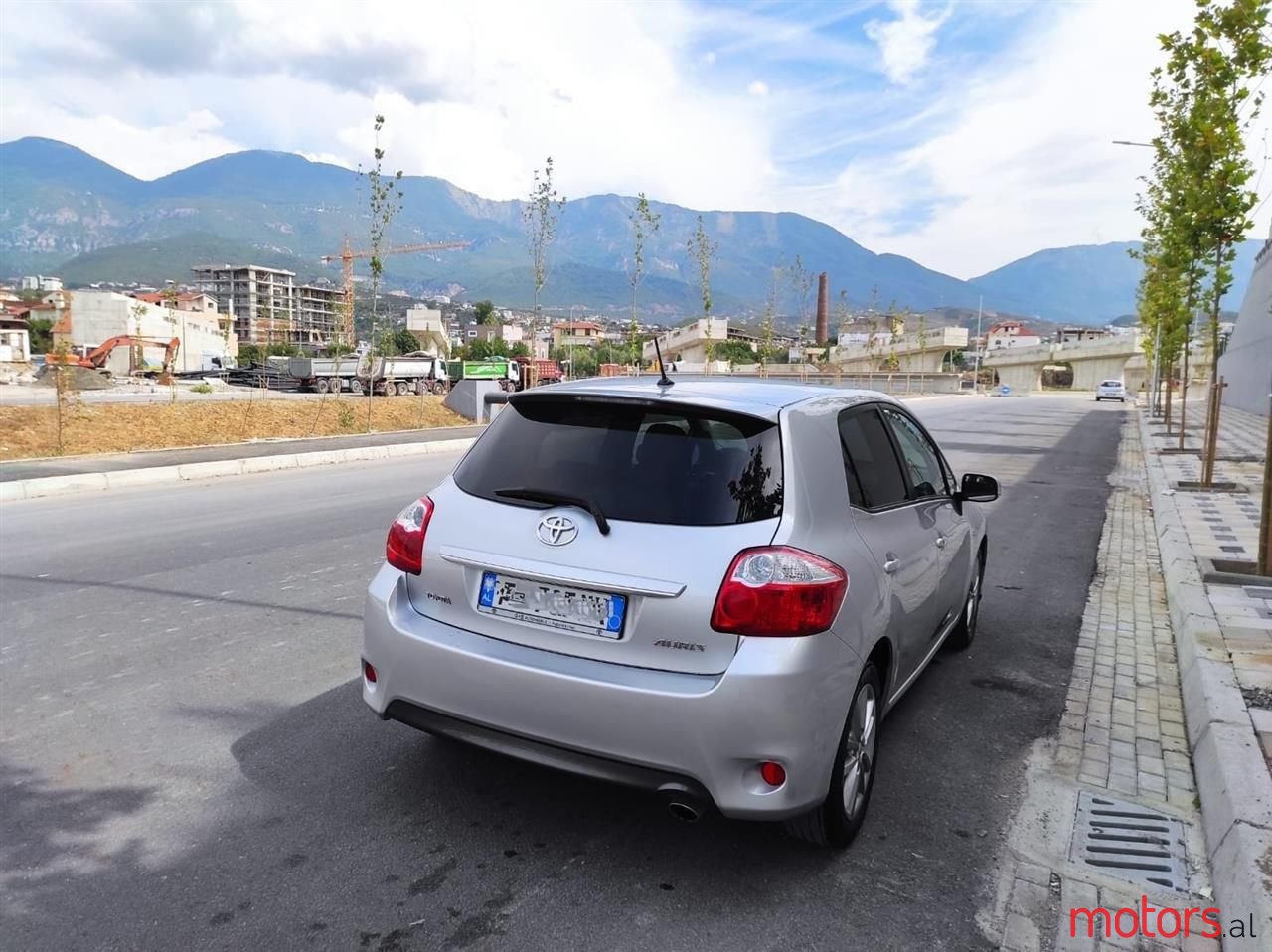 2010' Toyota Auris photo #3