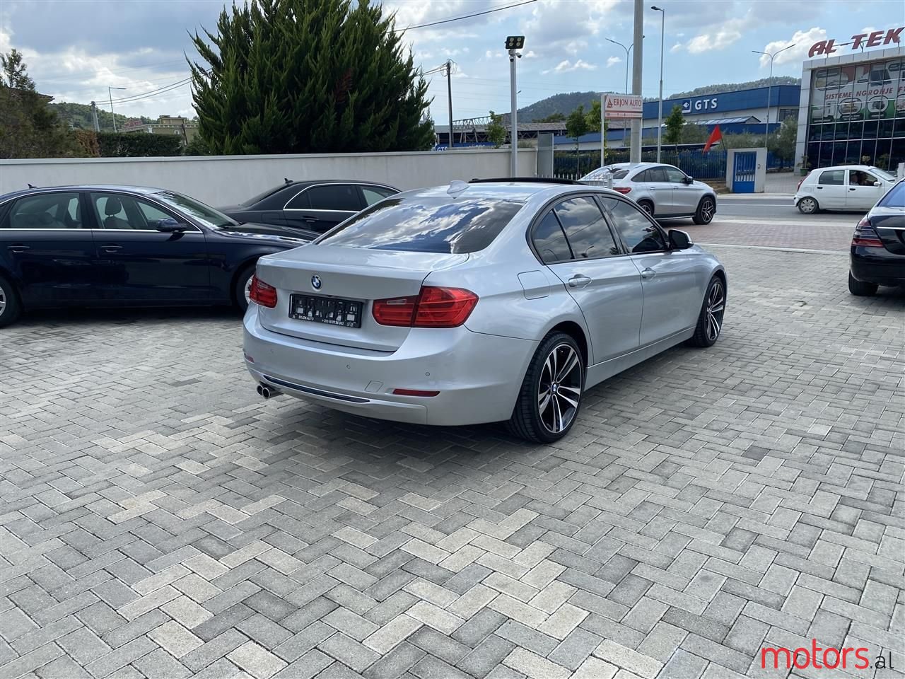 2013' BMW 328 photo #3