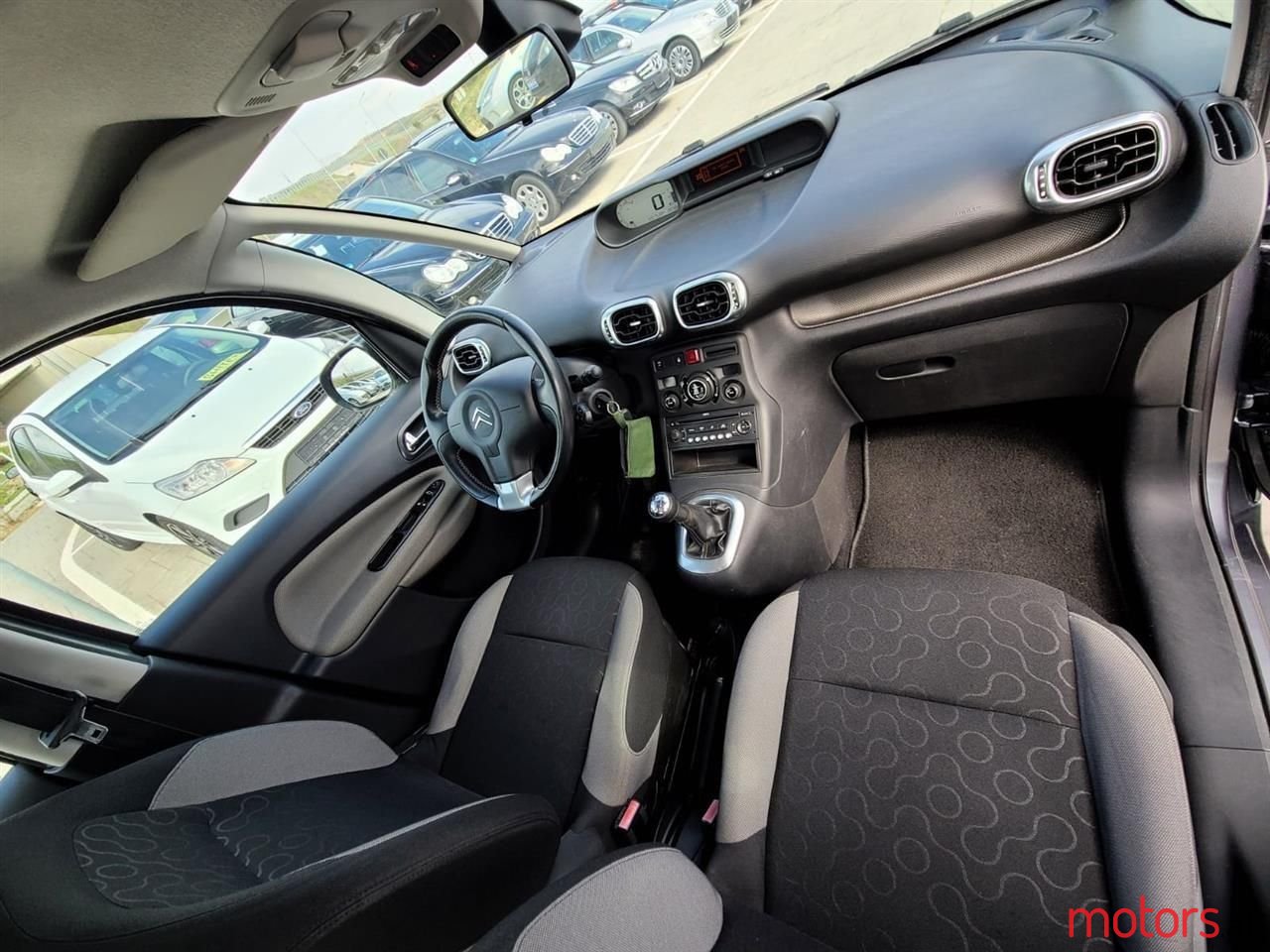 2009' Citroen C3 photo #3