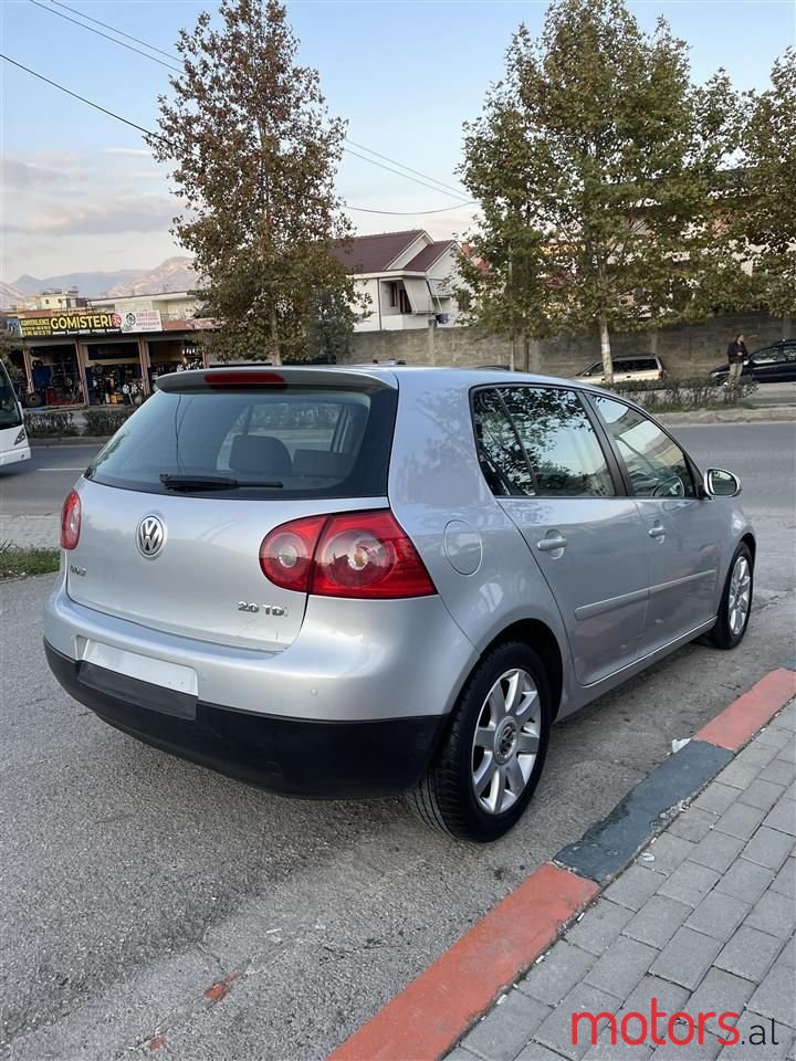 2005' Volkswagen Golf photo #6