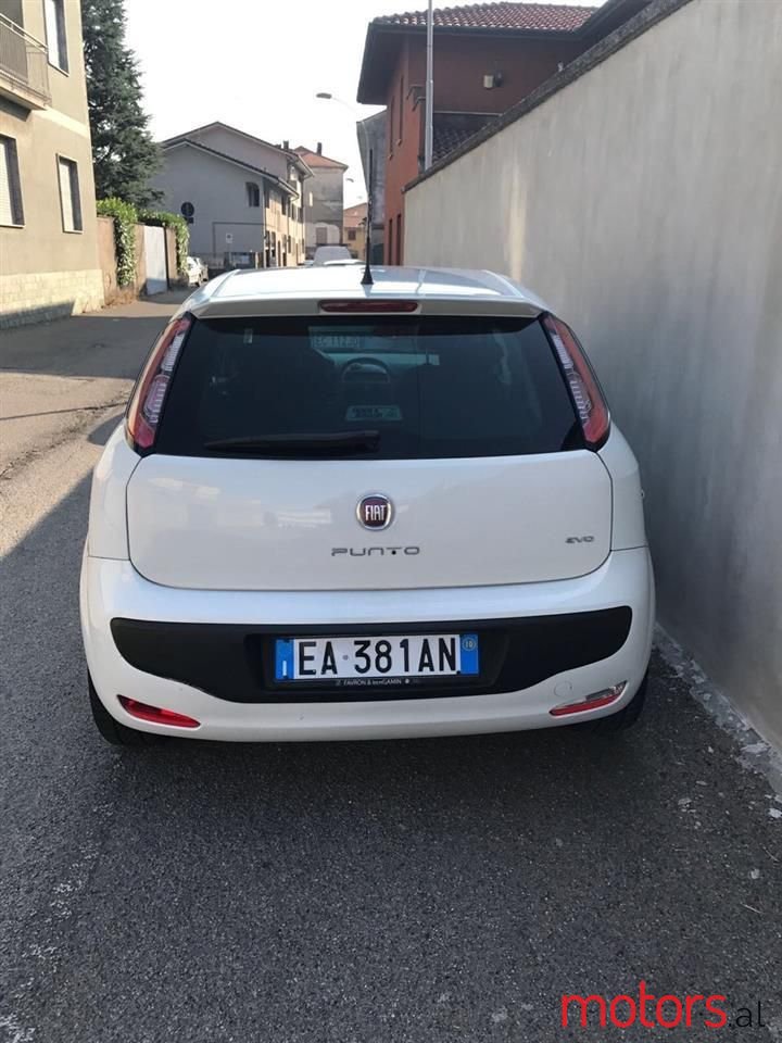 2010' Fiat Punto Evo photo #4