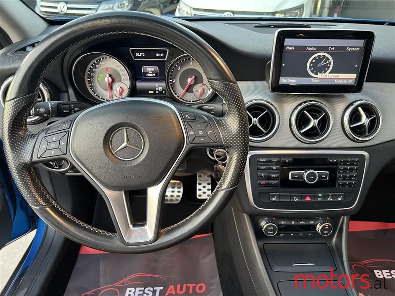 2014' Mercedes-Benz GLA 200 photo #3