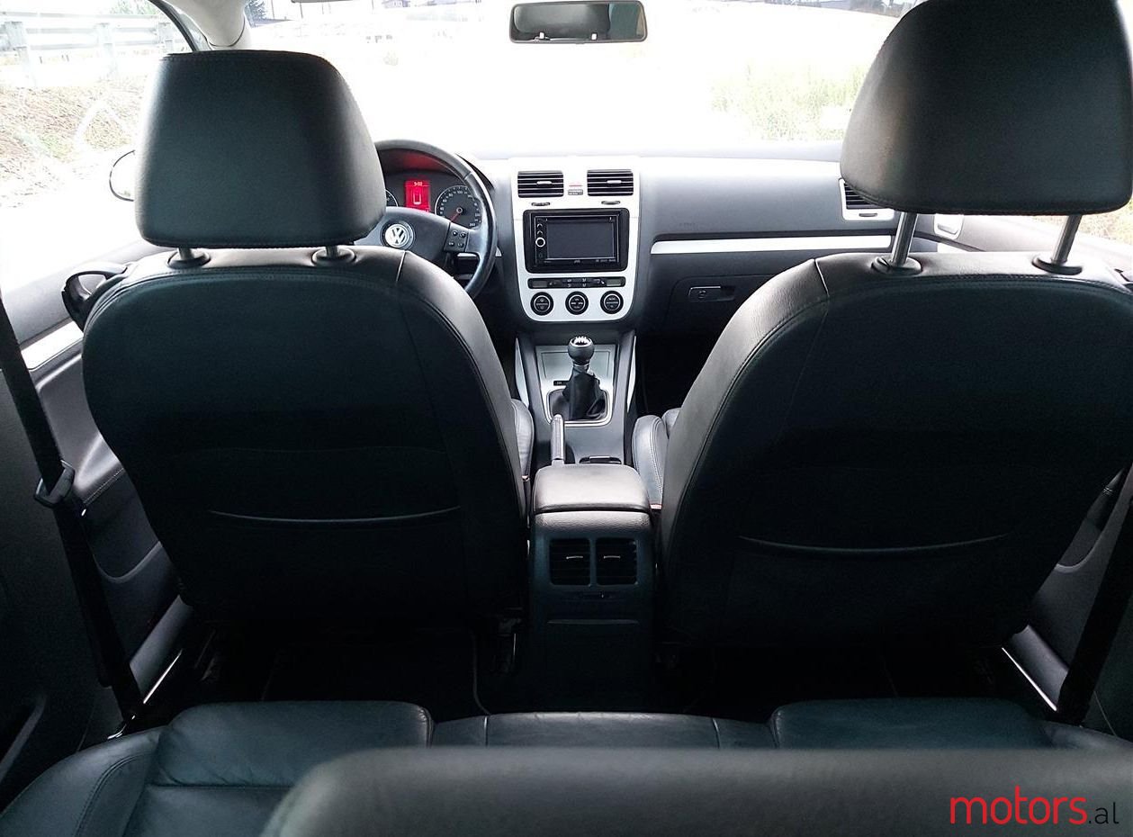 2007' Volkswagen Golf photo #5