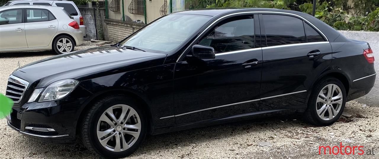 2013' Mercedes-Benz E 200 photo #5