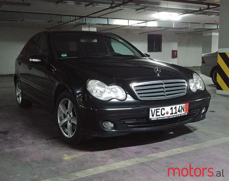 2005' Mercedes-Benz C 220 photo #1