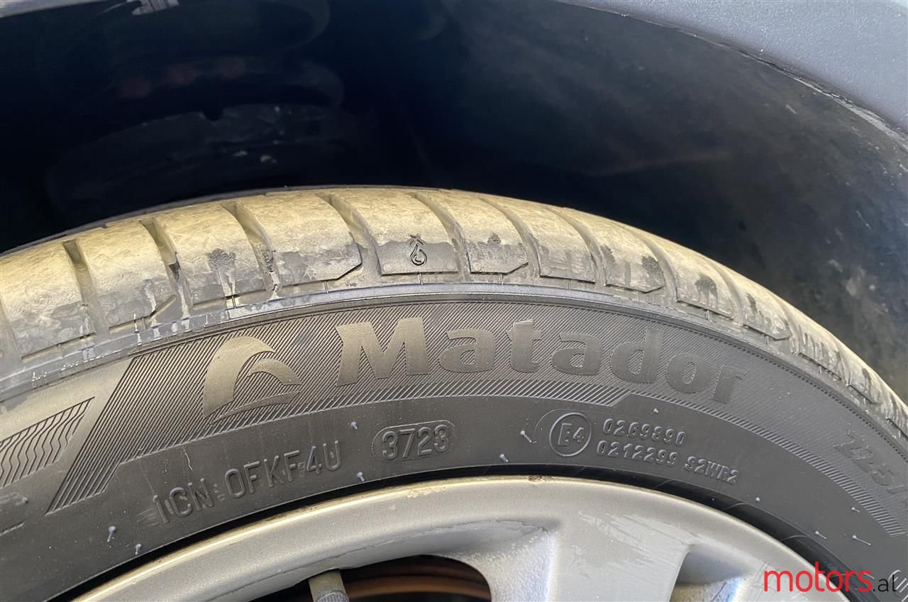 2010' Mercedes-Benz C 220 photo #3