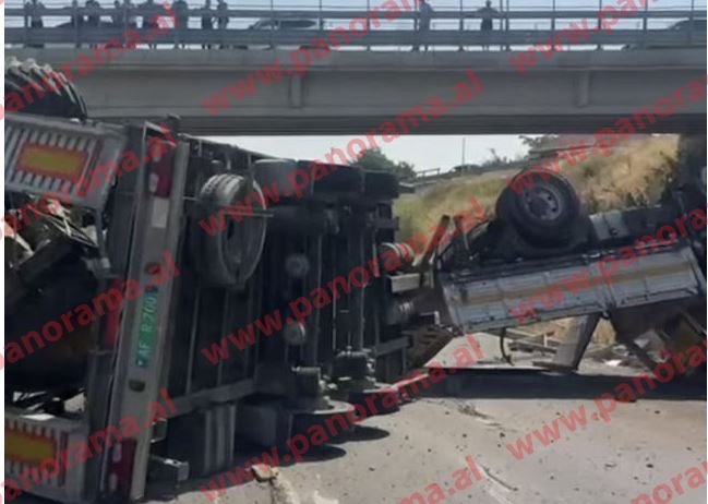 Aksident në Unazën e Madhe pranë Farkës, përmbysen makina dhe një fadromë, raportohet për një person të plagosur