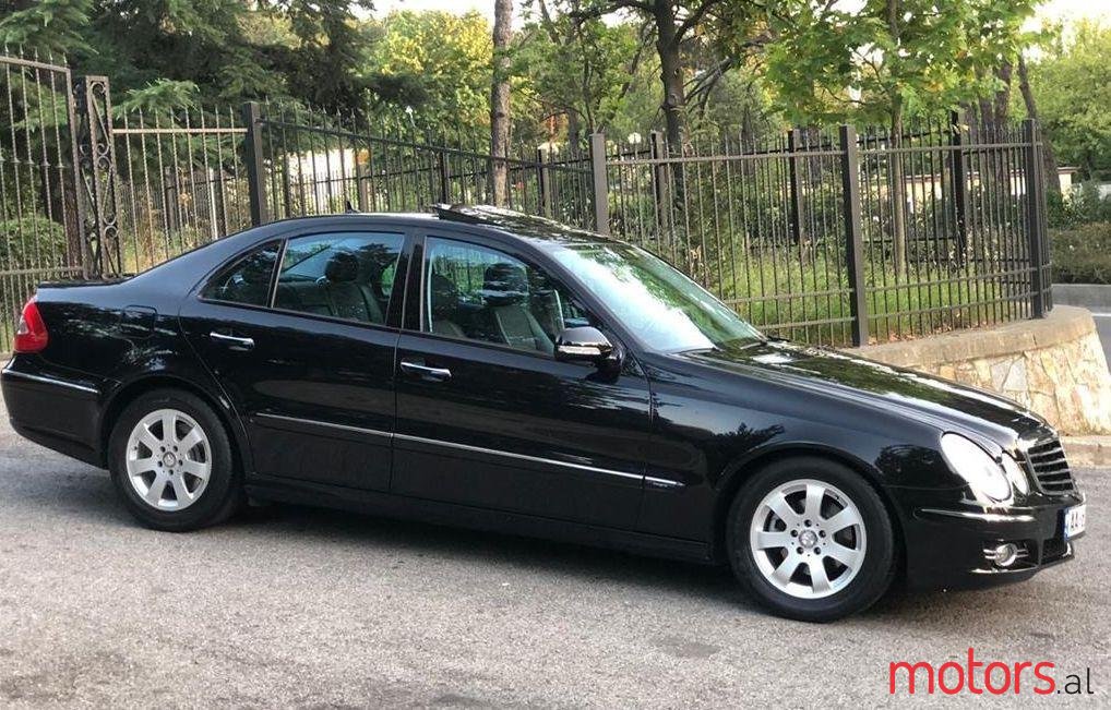 2009' Mercedes-Benz E 200 photo #1