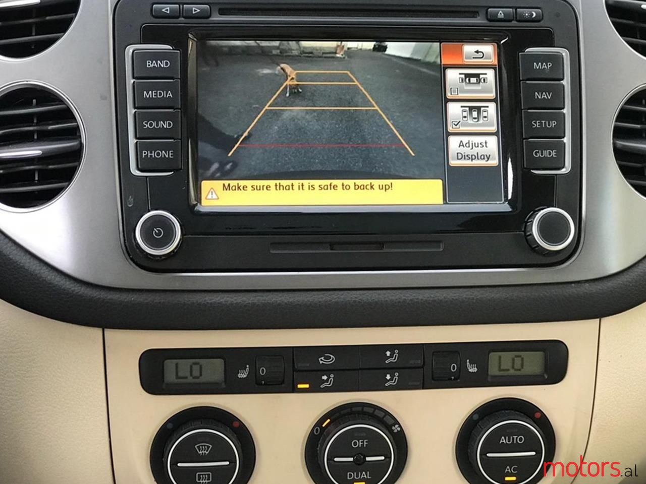 2010' Volkswagen Tiguan photo #6