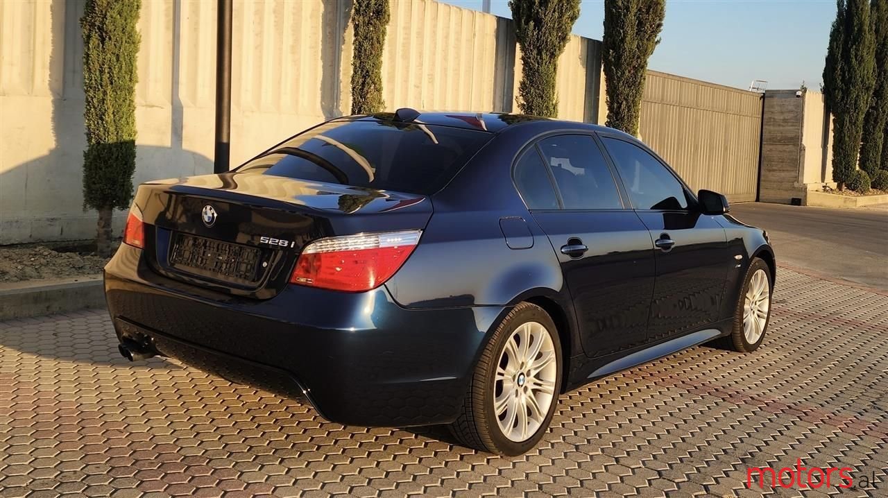 2010' BMW 528 photo #4